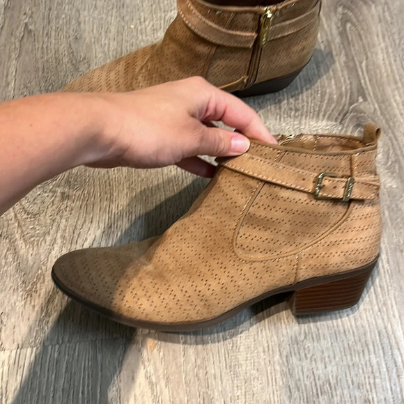 Circus by Sam Edelman Phoenix Ankle Bootie - Picture 4 of 9